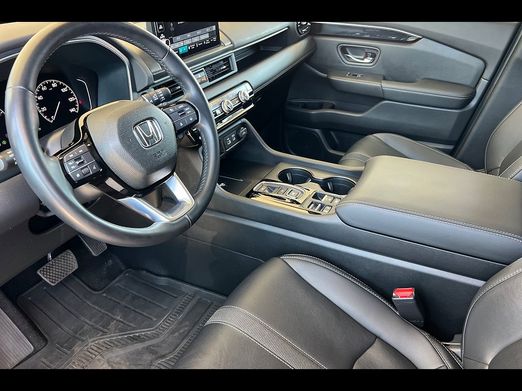 2024 Honda Pilot EX-L w/Rear Captain's Chairs