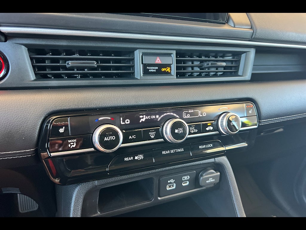 2024 Honda Pilot EX-L w/Rear Captain's Chairs