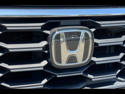 2024 Honda Pilot EX-L w/Rear Captain's Chairs