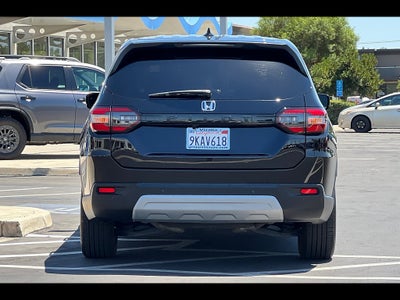2024 Honda Pilot EX-L w/Rear Captain's Chairs