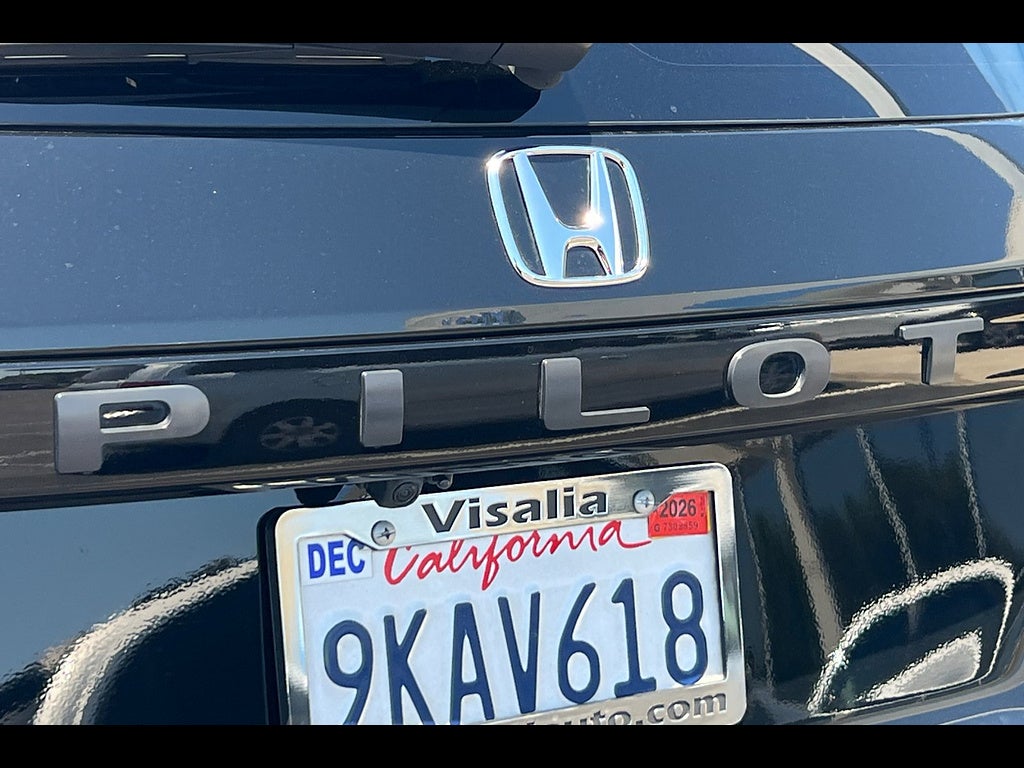 2024 Honda Pilot EX-L w/Rear Captain's Chairs