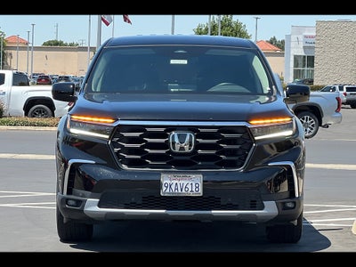 2024 Honda Pilot EX-L w/Rear Captain's Chairs