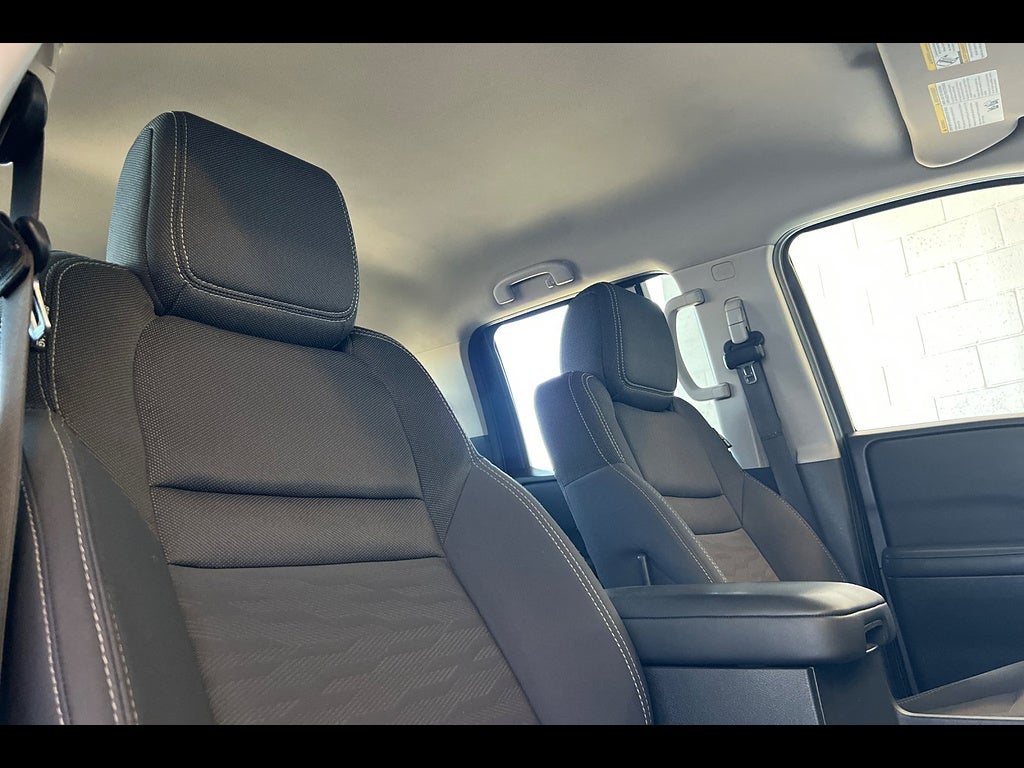 2022 Nissan Frontier SV