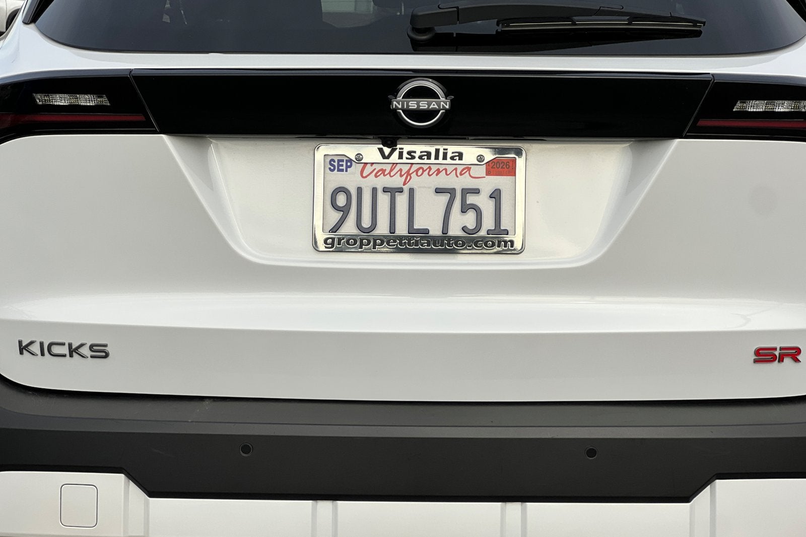 2025 Nissan Kicks SR