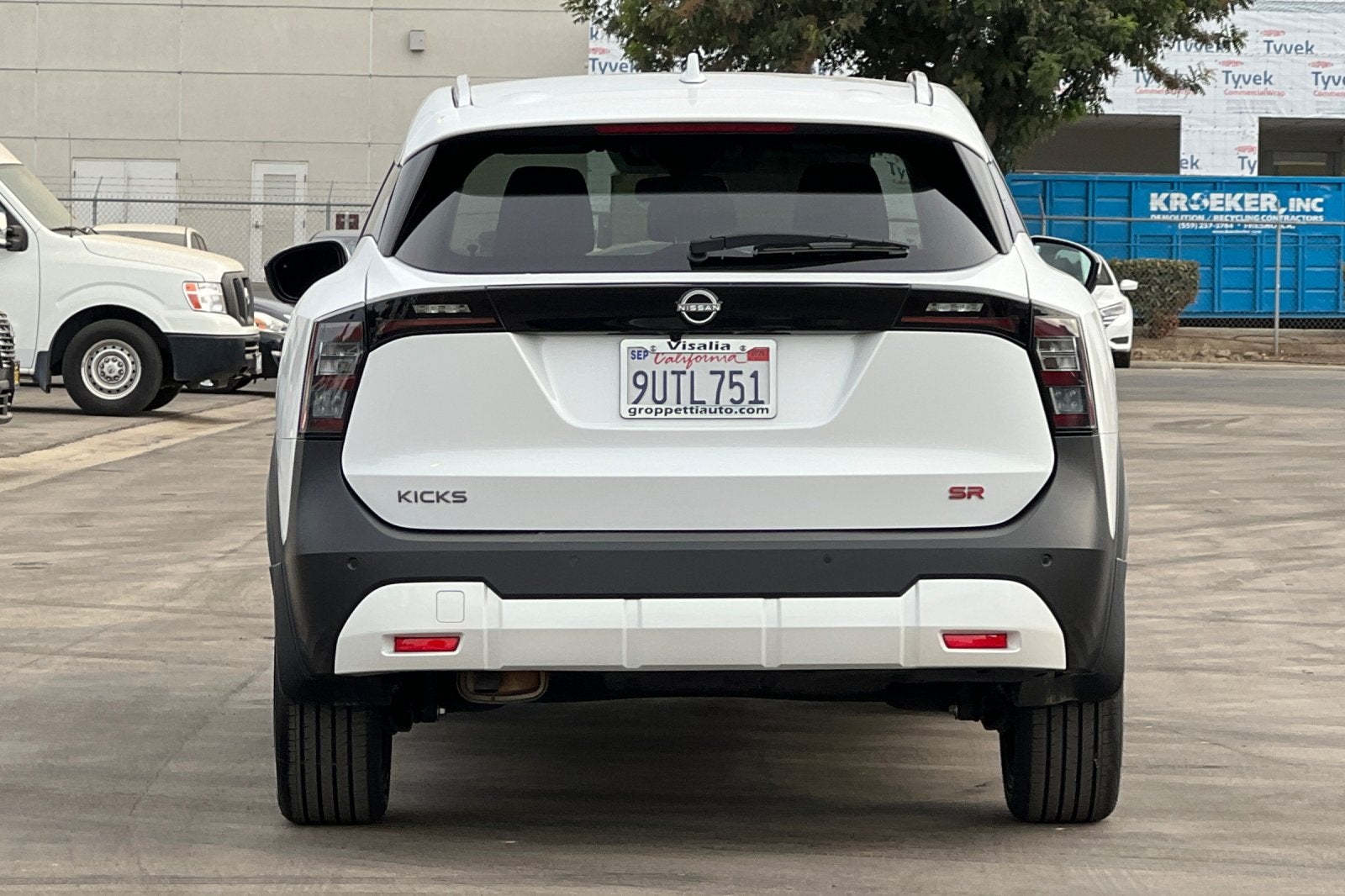 2025 Nissan Kicks SR