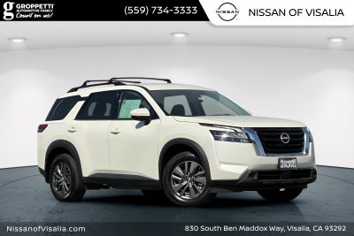 2022 Nissan Pathfinder SV