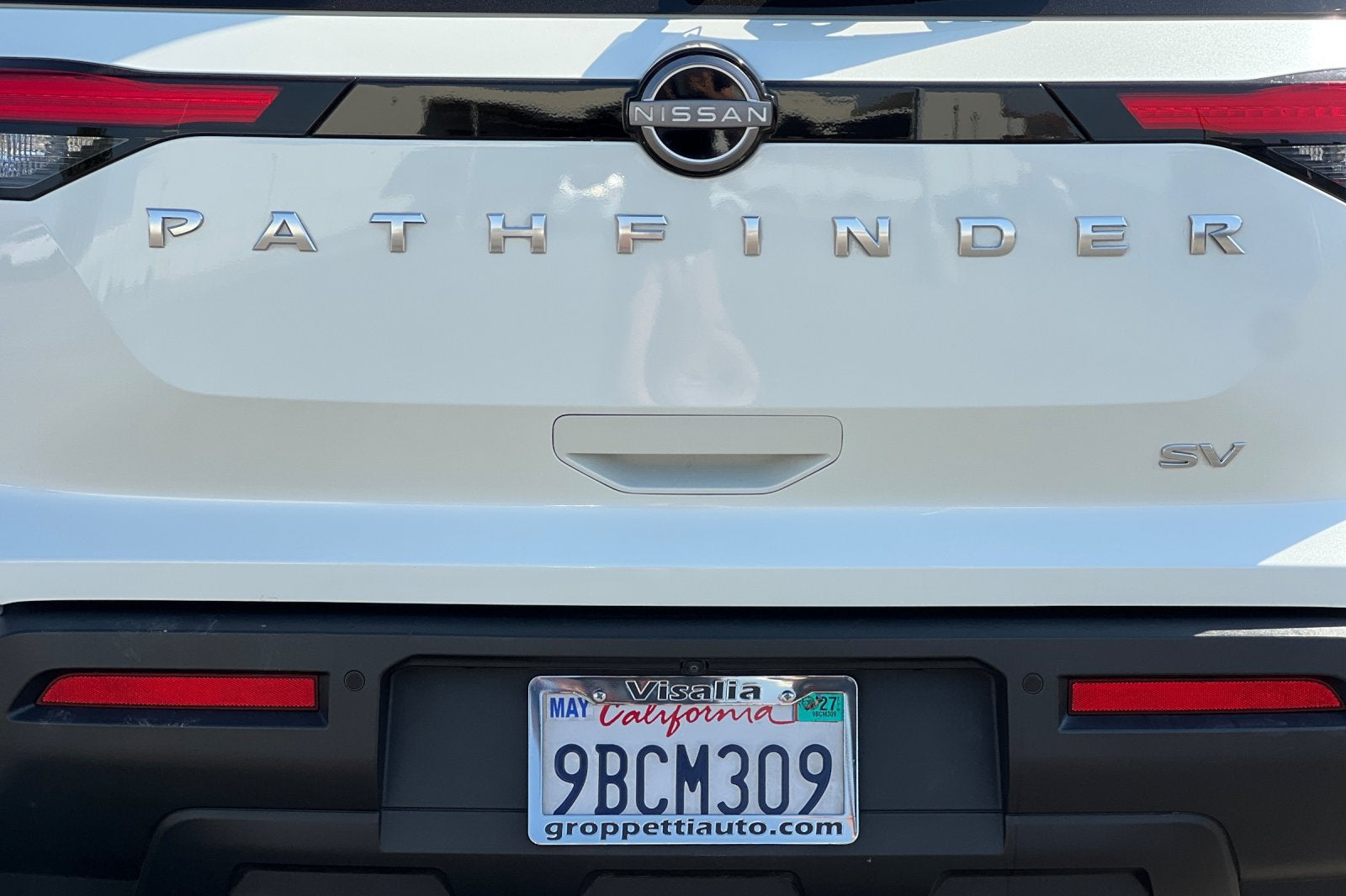 2022 Nissan Pathfinder SV
