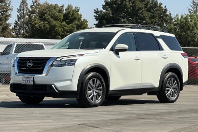 2022 Nissan Pathfinder SV