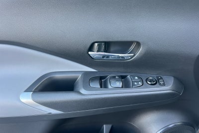 2022 Nissan Kicks SR