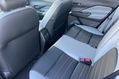 2022 Nissan Kicks SR