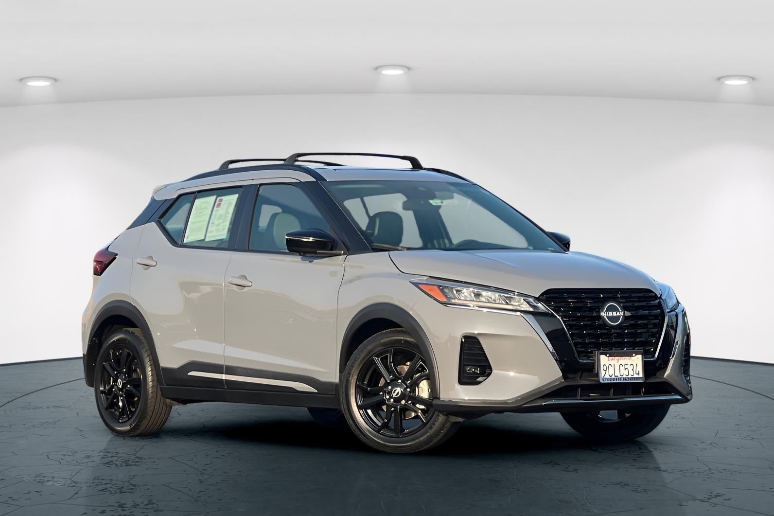 2022 Nissan Kicks SR