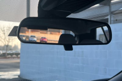 2022 Nissan Kicks SR