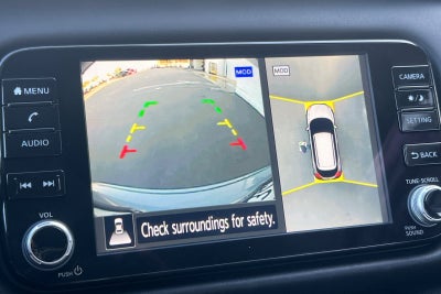 2022 Nissan Kicks SR