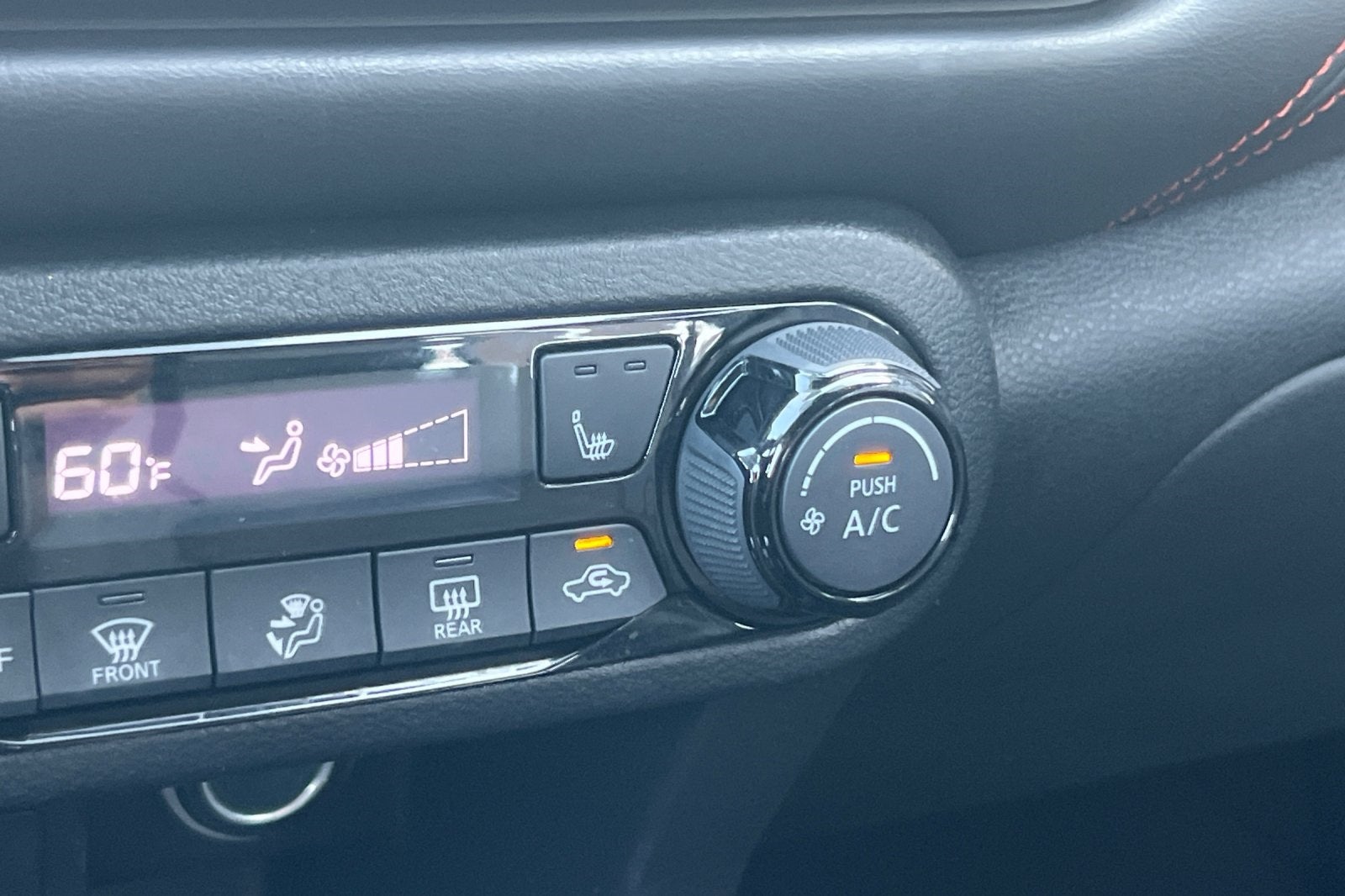 2022 Nissan Kicks SR