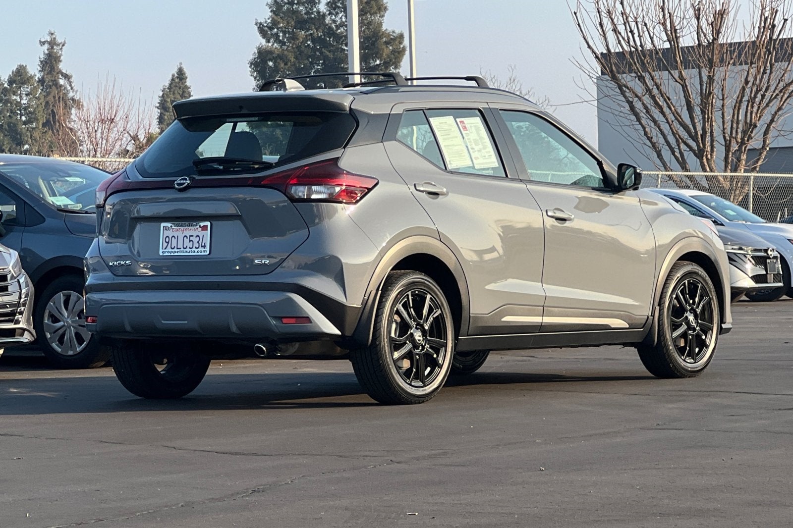 2022 Nissan Kicks SR