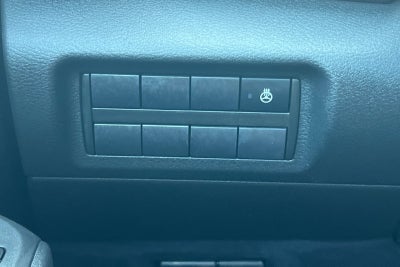 2022 Nissan Kicks SR