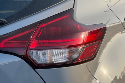 2022 Nissan Kicks SR