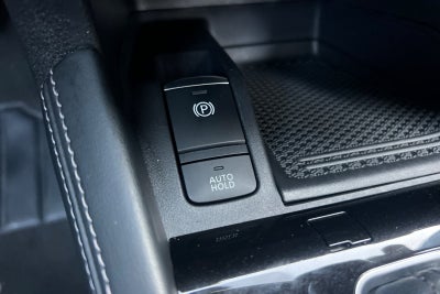 2022 Nissan Kicks SR