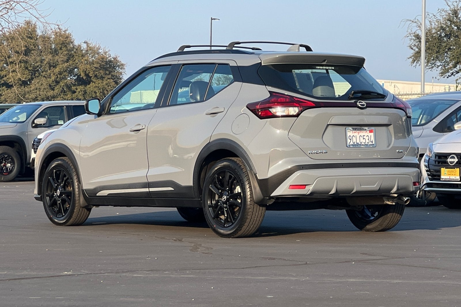 2022 Nissan Kicks SR