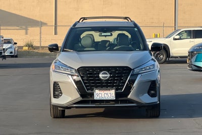2022 Nissan Kicks SR