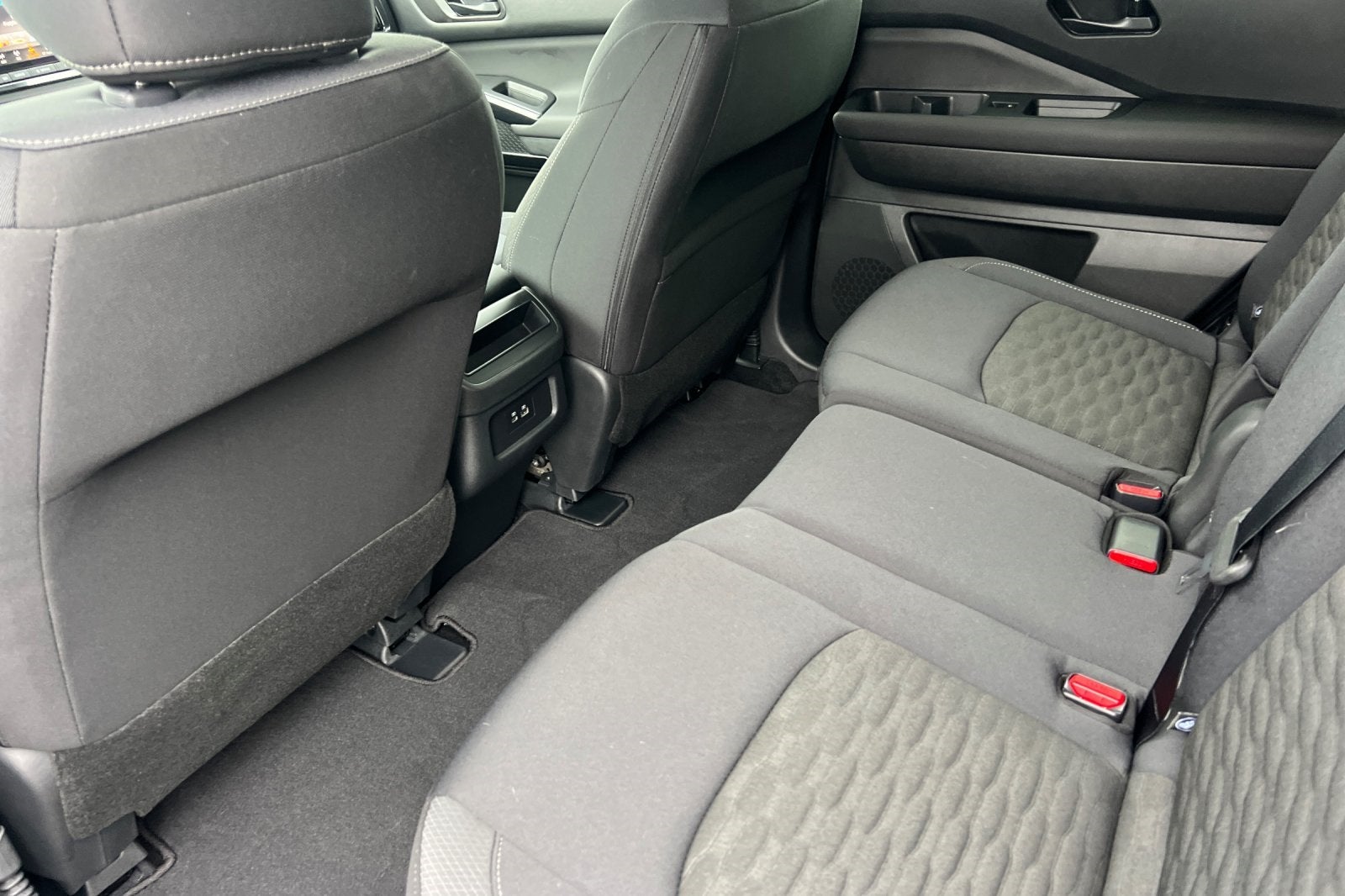 2025 Nissan Pathfinder S