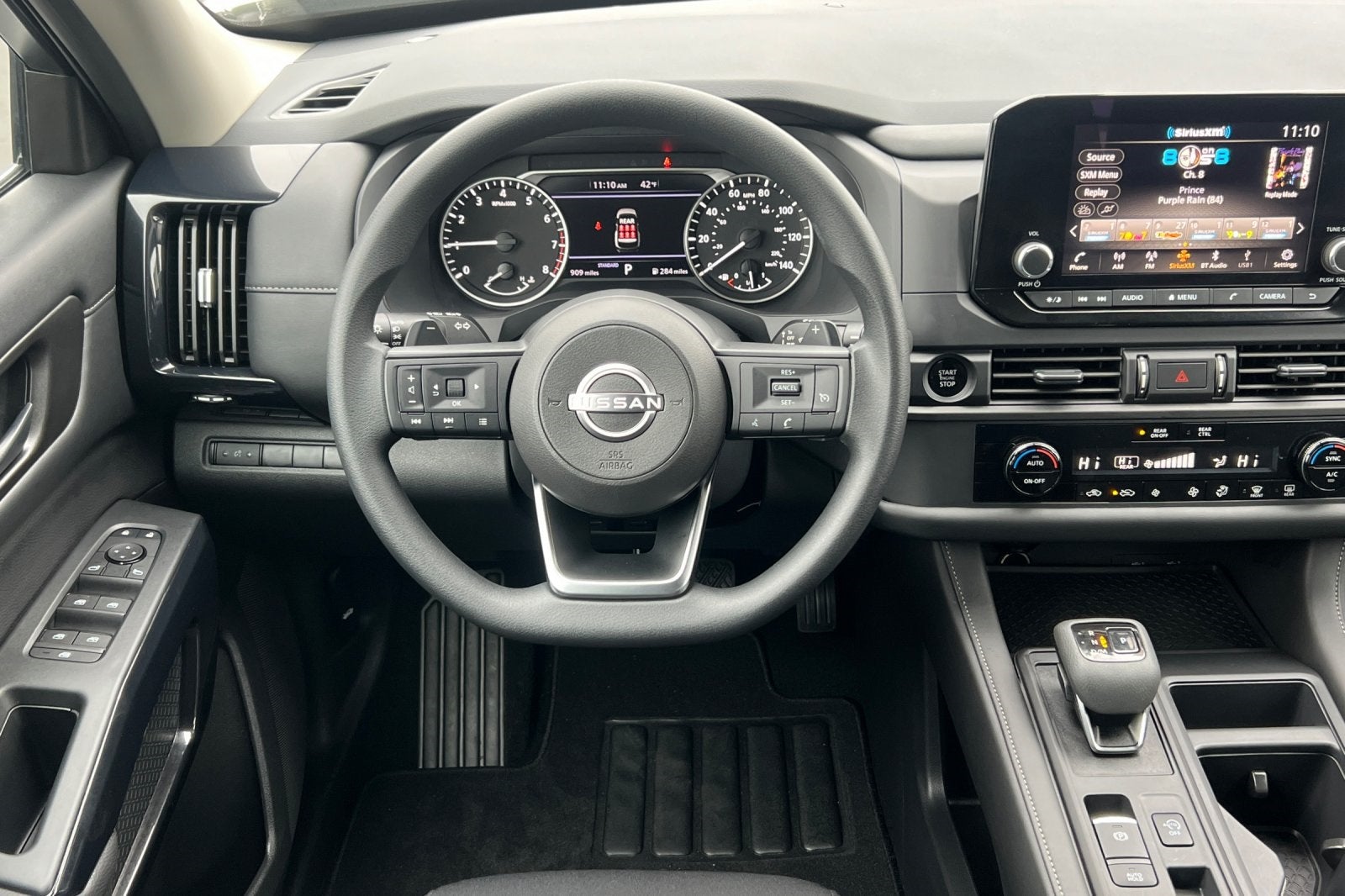 2025 Nissan Pathfinder S