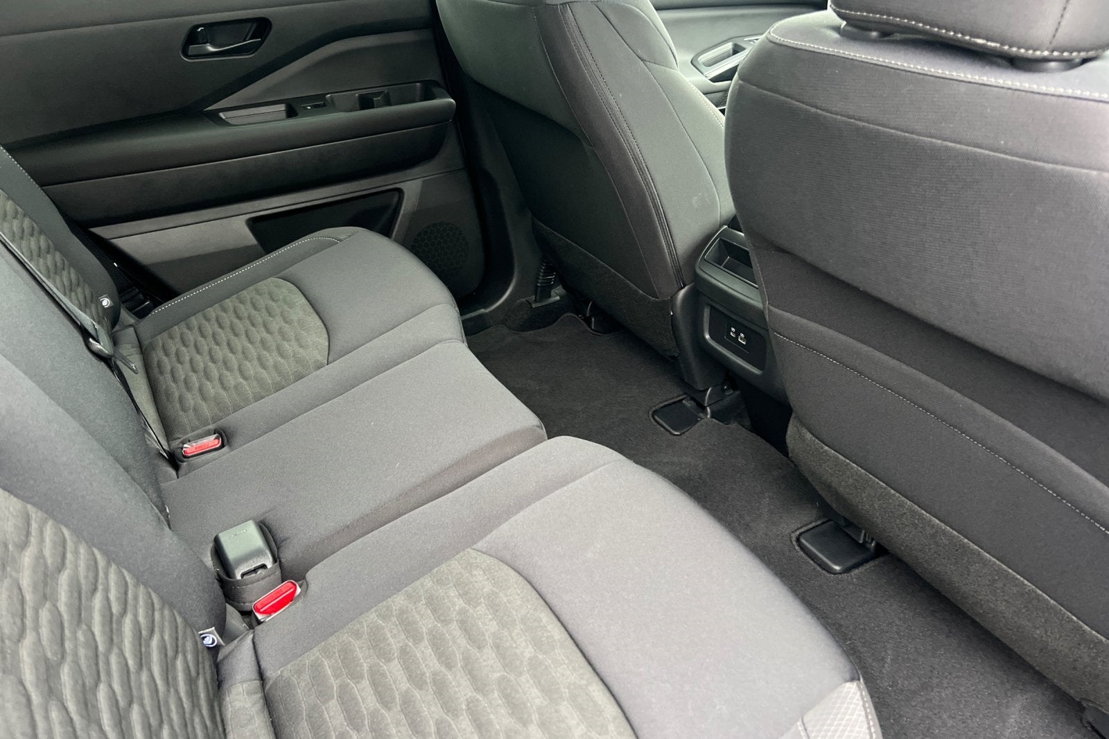 2025 Nissan Pathfinder S