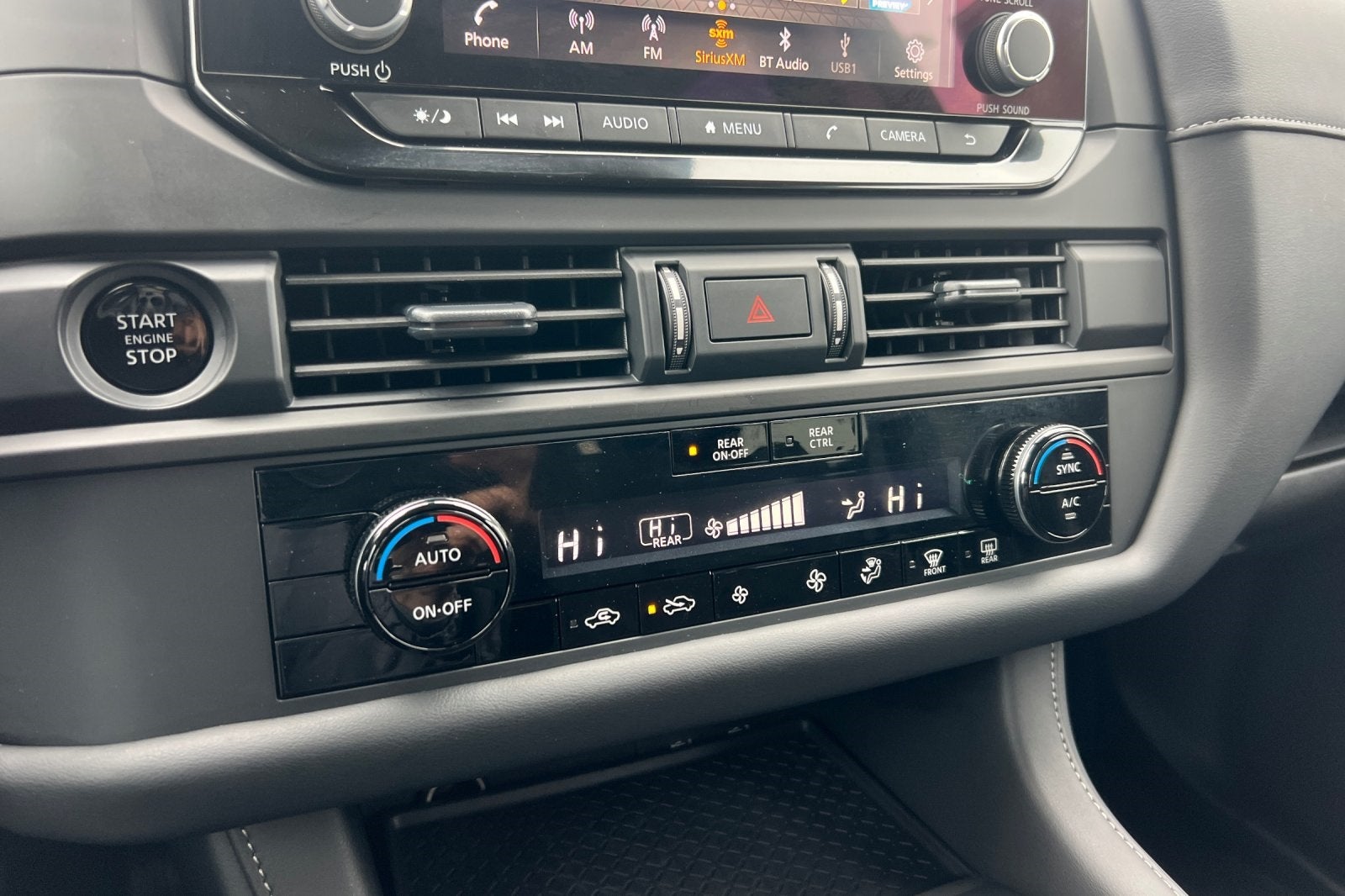 2025 Nissan Pathfinder S