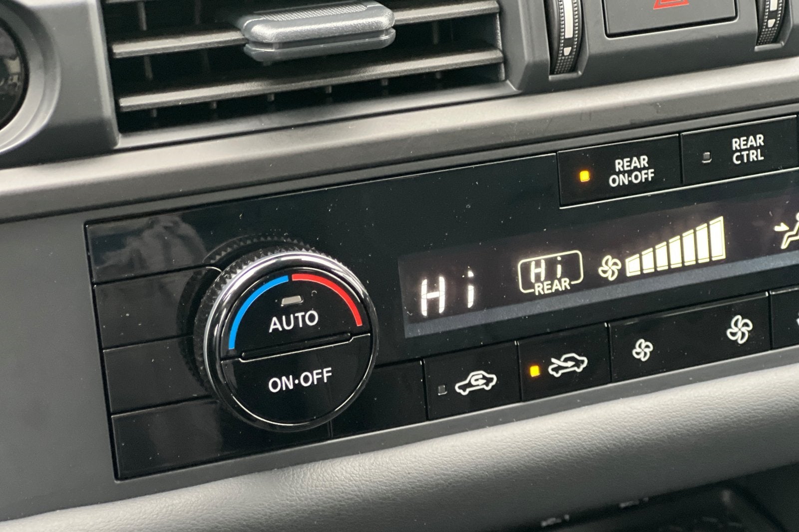 2025 Nissan Pathfinder S