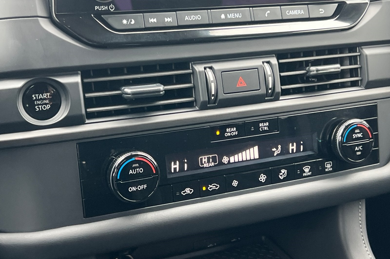 2025 Nissan Pathfinder S