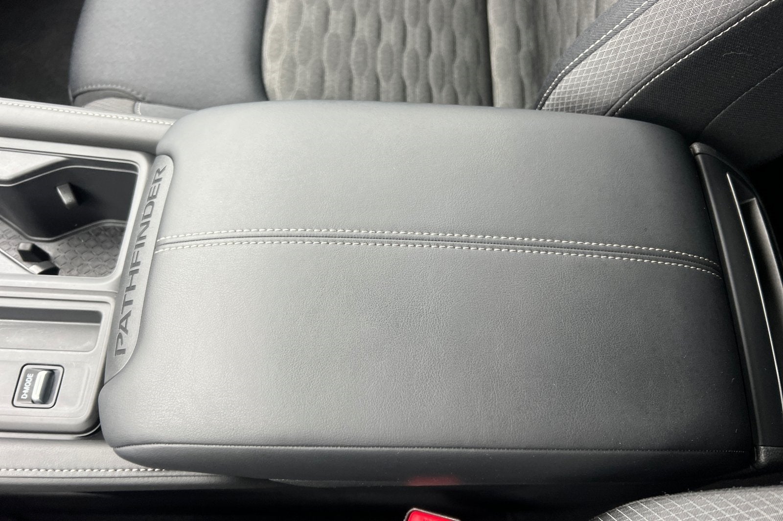 2025 Nissan Pathfinder S