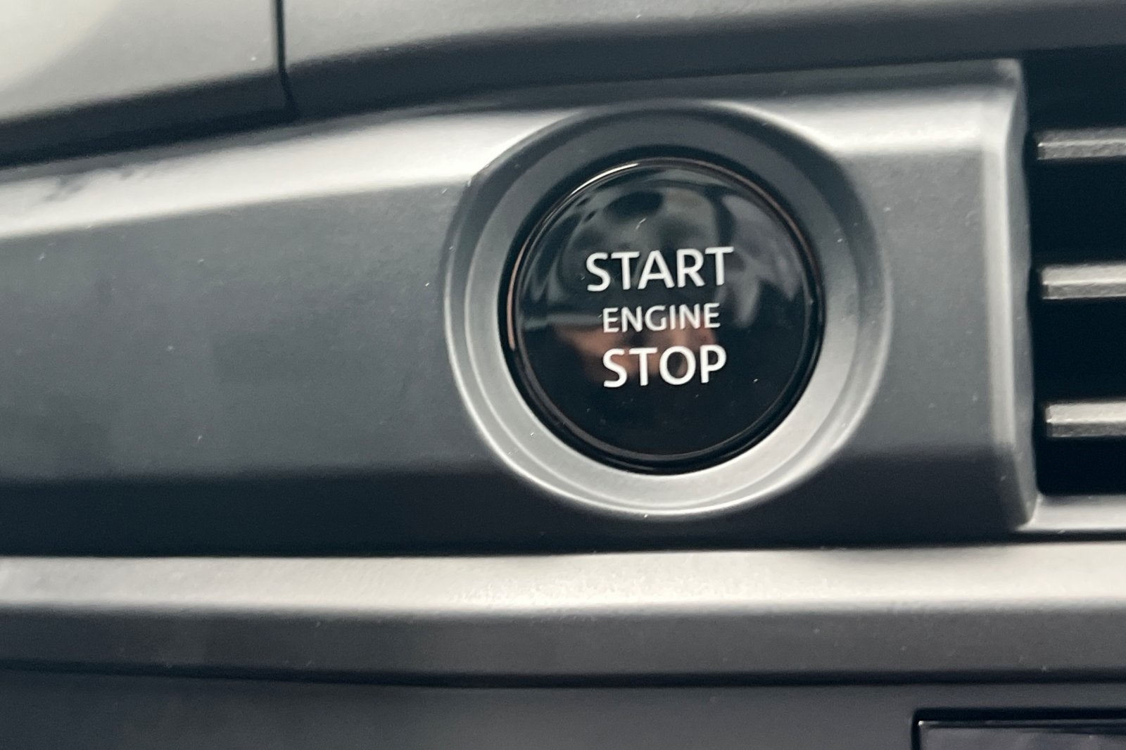 2025 Nissan Pathfinder S