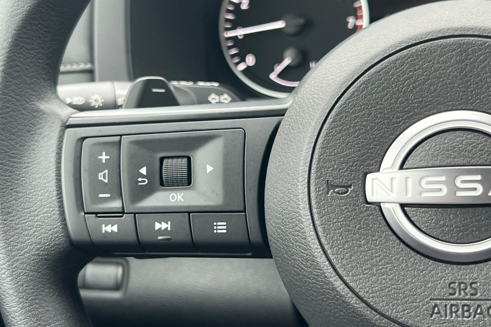 2025 Nissan Pathfinder S