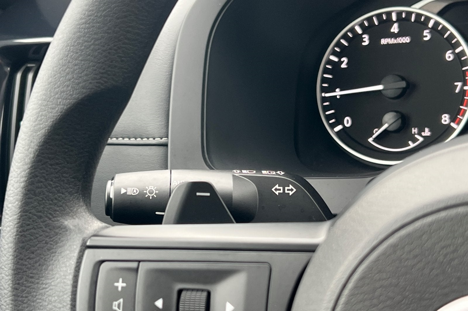 2025 Nissan Pathfinder S