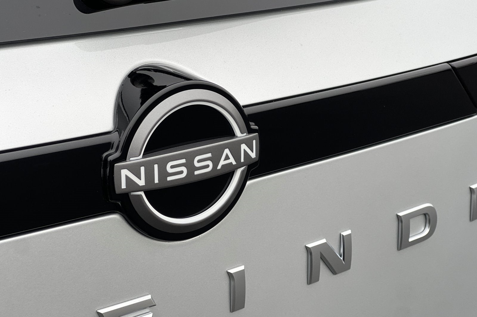 2025 Nissan Pathfinder S