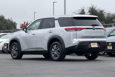 2025 Nissan Pathfinder S