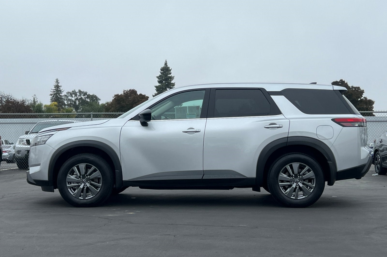 2025 Nissan Pathfinder S