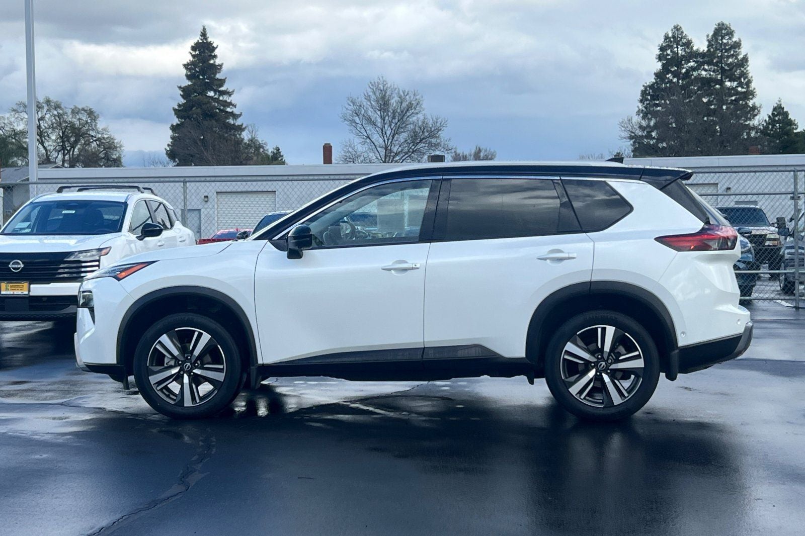 2024 Nissan Rogue SL