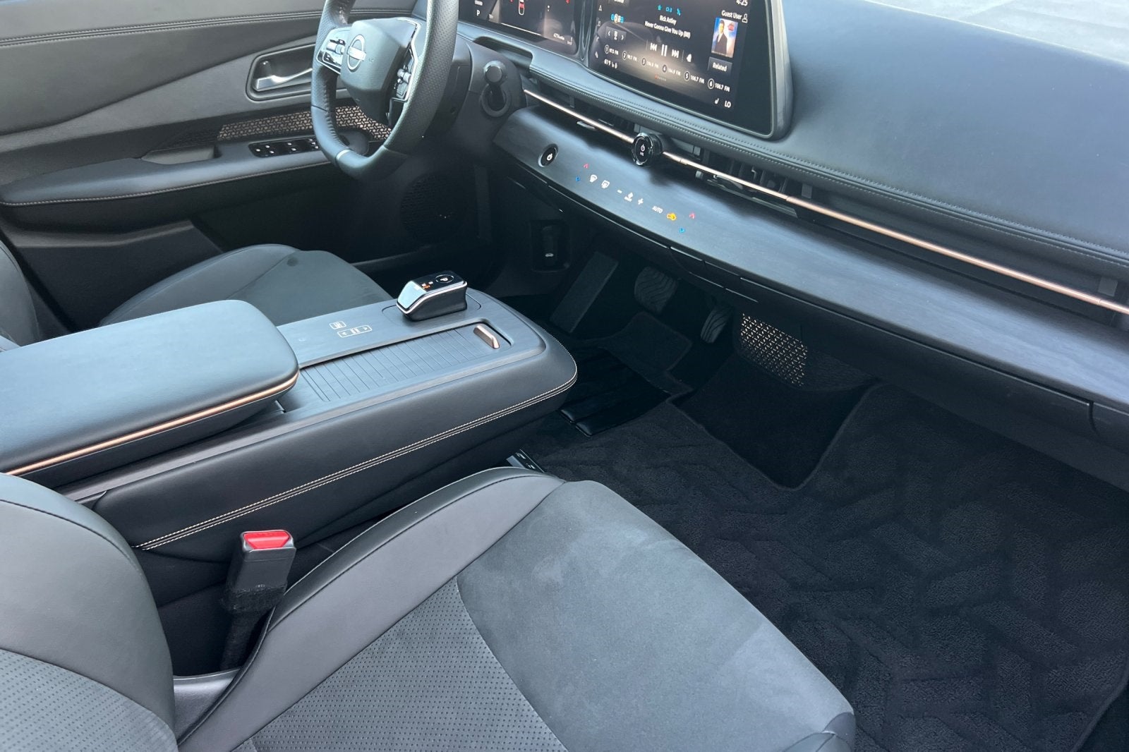 2025 Nissan Ariya ENGAGE e-4ORCE