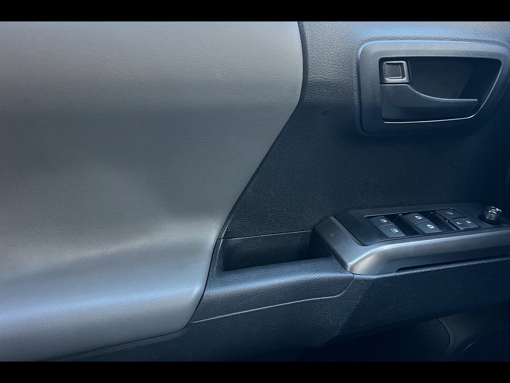 2023 Toyota Tacoma 4WD SR5 V6