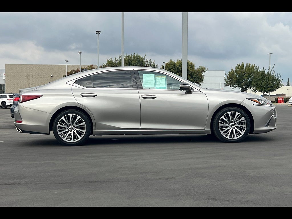 2020 Lexus ES Base