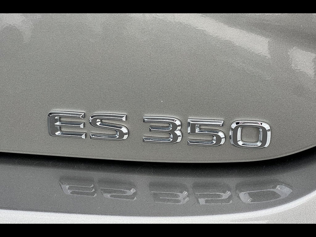 2020 Lexus ES Base