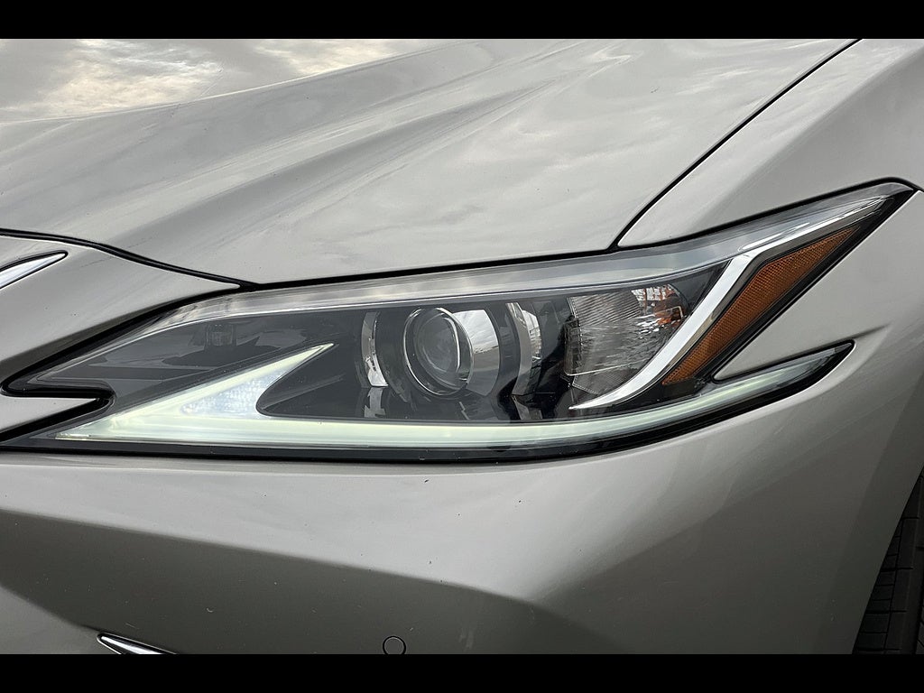 2020 Lexus ES Base