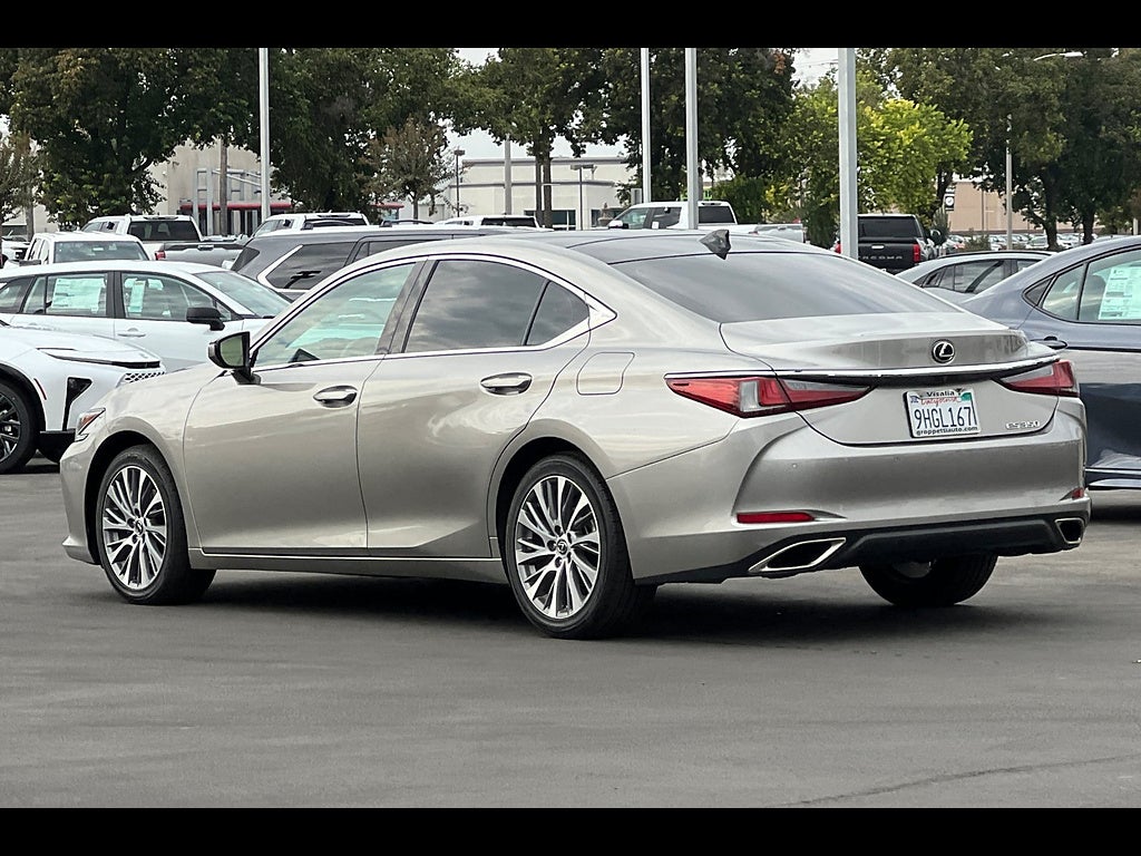 2020 Lexus ES Base