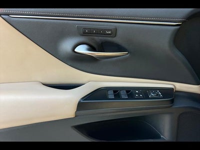 2020 Lexus ES Base