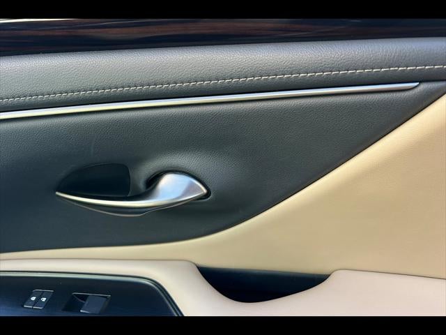 2020 Lexus ES Base