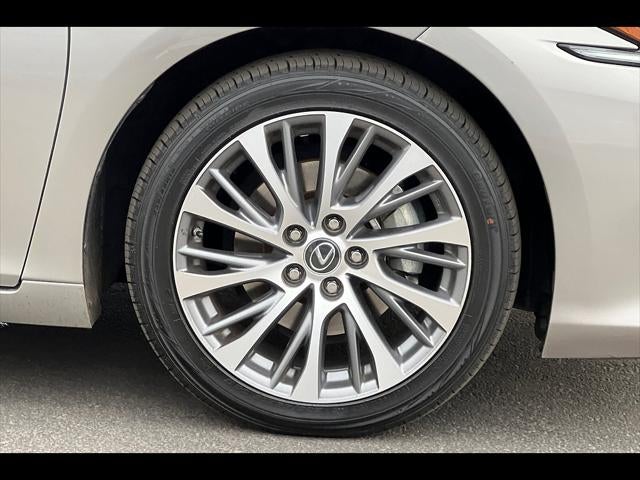 2020 Lexus ES Base