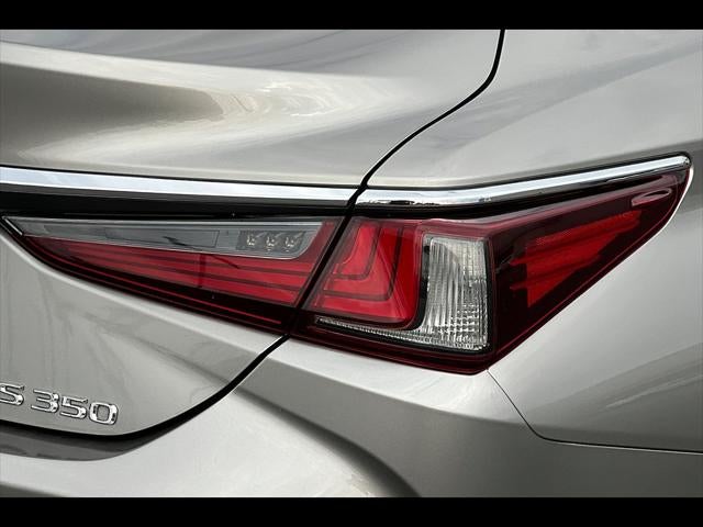 2020 Lexus ES Base