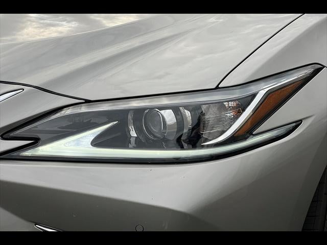 2020 Lexus ES Base