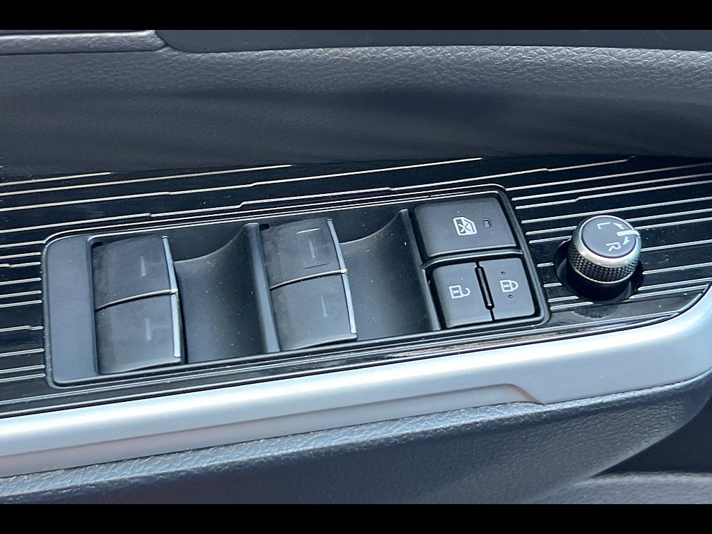 2025 Toyota Sienna XSE 7-Passenger